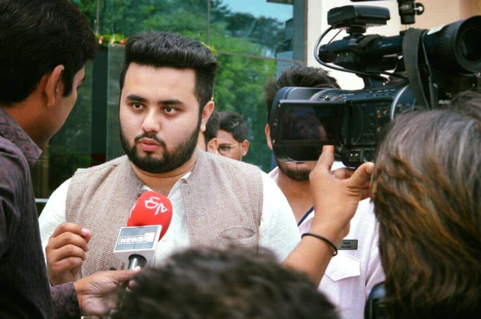 About Saayan Kunal